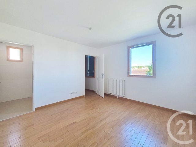 maison à louer - 4 pièces - 114.96 m2 - MONTEREAU FAULT YONNE - 77 - ILE-DE-FRANCE - Century 21 Martinot Immobilier