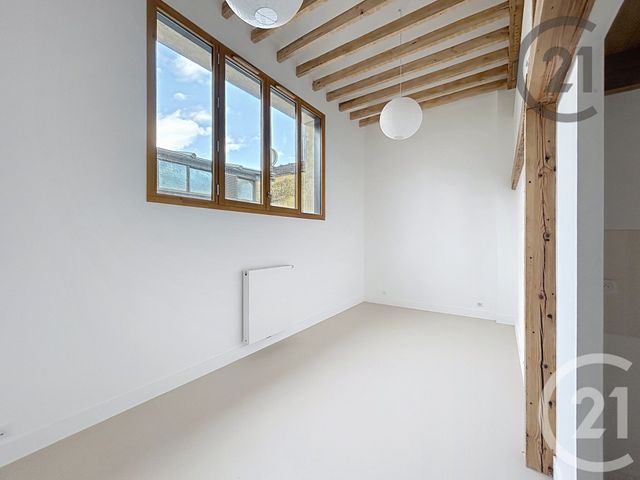 Appartement Duplex à louer - 2 pièces - 76.68 m2 - MONTEREAU FAULT YONNE - 77 - ILE-DE-FRANCE - Century 21 Martinot Immobilier