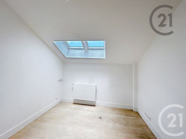 Appartement Duplex à louer - 2 pièces - 76.68 m2 - MONTEREAU FAULT YONNE - 77 - ILE-DE-FRANCE - Century 21 Martinot Immobilier