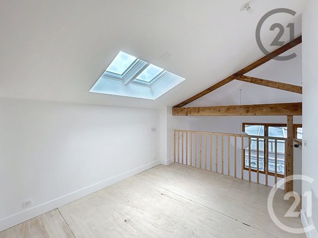 Appartement Duplex à louer - 2 pièces - 76.68 m2 - MONTEREAU FAULT YONNE - 77 - ILE-DE-FRANCE - Century 21 Martinot Immobilier