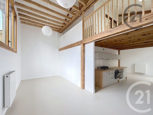 Appartement Duplex à louer - 2 pièces - 76.68 m2 - MONTEREAU FAULT YONNE - 77 - ILE-DE-FRANCE - Century 21 Martinot Immobilier