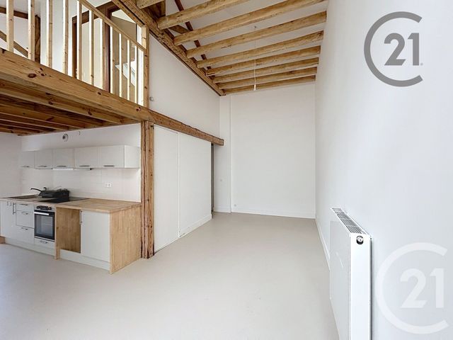 Appartement Duplex à louer - 2 pièces - 76.68 m2 - MONTEREAU FAULT YONNE - 77 - ILE-DE-FRANCE - Century 21 Martinot Immobilier