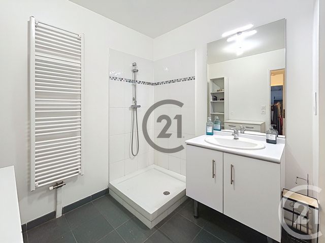 Appartement F3 à vendre - 3 pièces - 58.56 m2 - MONTEREAU FAULT YONNE - 77 - ILE-DE-FRANCE - Century 21 Martinot Immobilier
