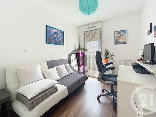Appartement F3 à vendre - 3 pièces - 58.56 m2 - MONTEREAU FAULT YONNE - 77 - ILE-DE-FRANCE - Century 21 Martinot Immobilier