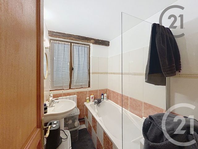 Appartement F2 à louer - 2 pièces - 35.22 m2 - MONTEREAU FAULT YONNE - 77 - ILE-DE-FRANCE - Century 21 Martinot Immobilier