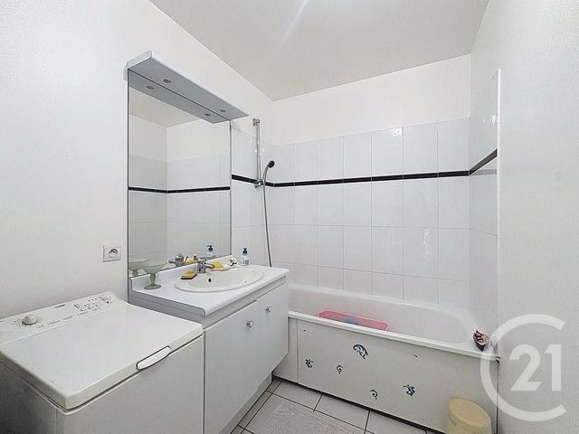 Appartement F2 à vendre - 2 pièces - 45.68 m2 - MONTEREAU FAULT YONNE - 77 - ILE-DE-FRANCE - Century 21 Martinot Immobilier