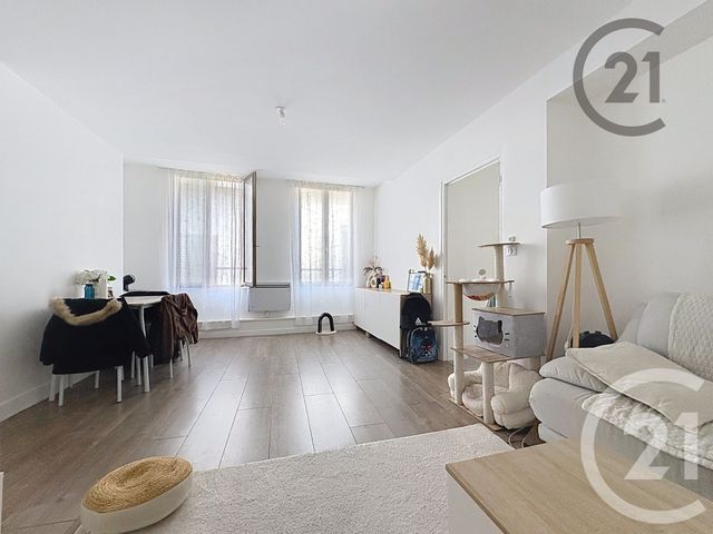 Appartement F4 à vendre - 4 pièces - 84.86 m2 - MONTEREAU FAULT YONNE - 77 - ILE-DE-FRANCE - Century 21 Martinot Immobilier