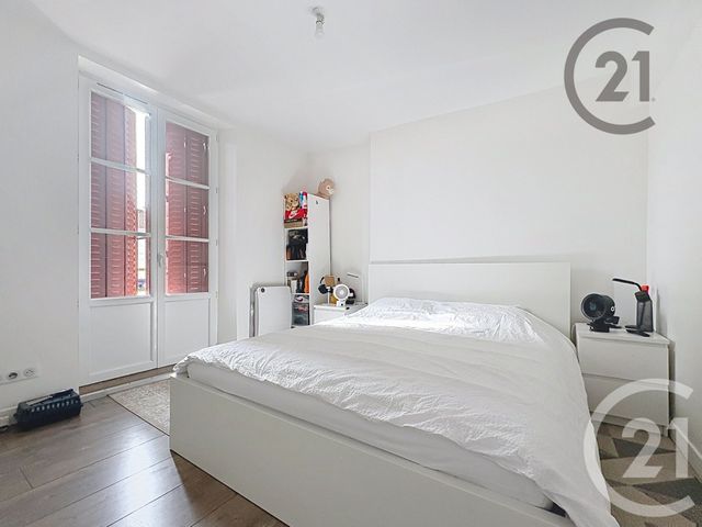 Appartement F4 à vendre - 4 pièces - 84.86 m2 - MONTEREAU FAULT YONNE - 77 - ILE-DE-FRANCE - Century 21 Martinot Immobilier