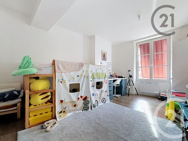 Appartement F4 à vendre - 4 pièces - 84.86 m2 - MONTEREAU FAULT YONNE - 77 - ILE-DE-FRANCE - Century 21 Martinot Immobilier