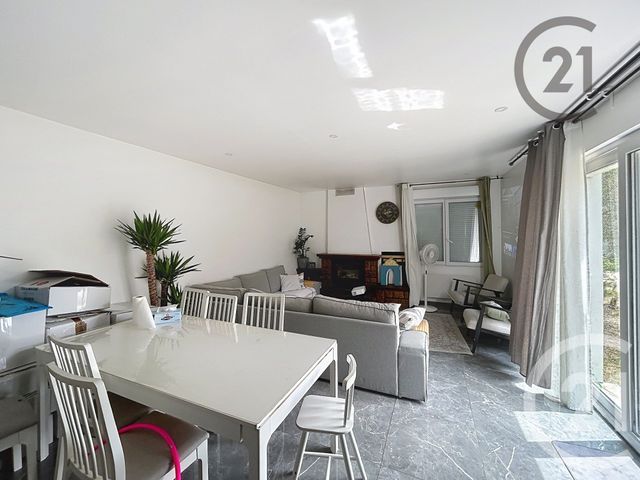 maison à louer - 5 pièces - 116.0 m2 - MONTEREAU FAULT YONNE - 77 - ILE-DE-FRANCE - Century 21 Martinot Immobilier