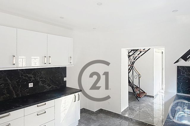 maison à louer - 5 pièces - 116.0 m2 - MONTEREAU FAULT YONNE - 77 - ILE-DE-FRANCE - Century 21 Martinot Immobilier