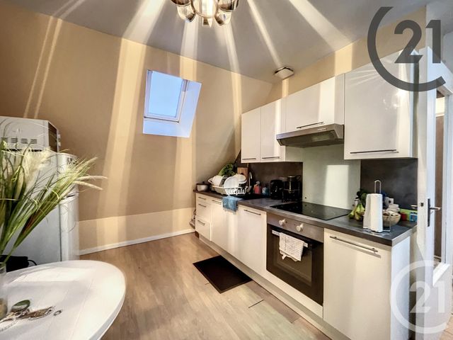 Appartement F2 à louer - 2 pièces - 32.0 m2 - MONTEREAU FAULT YONNE - 77 - ILE-DE-FRANCE - Century 21 Martinot Immobilier