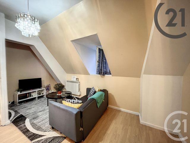 Appartement F2 à louer - 2 pièces - 32.0 m2 - MONTEREAU FAULT YONNE - 77 - ILE-DE-FRANCE - Century 21 Martinot Immobilier