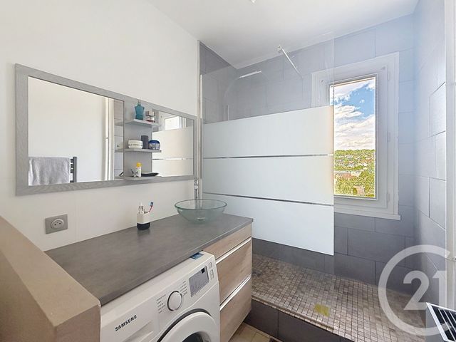 Appartement F2 à vendre - 2 pièces - 46.83 m2 - MONTEREAU FAULT YONNE - 77 - ILE-DE-FRANCE - Century 21 Martinot Immobilier
