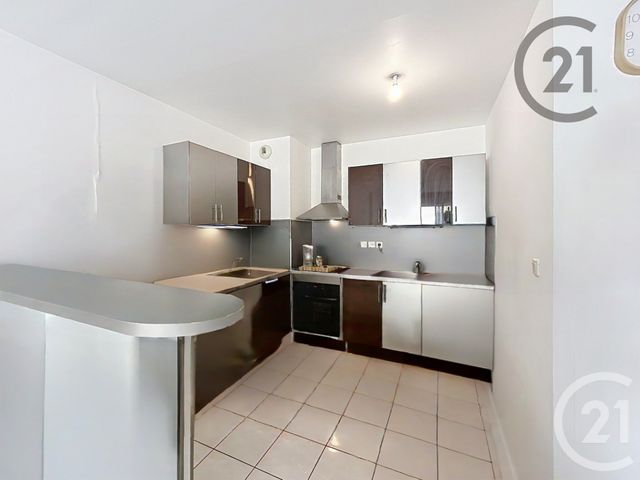 Appartement F2 à louer - 2 pièces - 46.5 m2 - MONTEREAU FAULT YONNE - 77 - ILE-DE-FRANCE - Century 21 Martinot Immobilier
