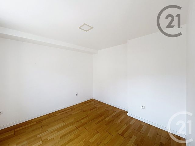 Appartement à louer - 2 pièces - 41.0 m2 - MONTEREAU FAULT YONNE - 77 - ILE-DE-FRANCE - Century 21 Martinot Immobilier