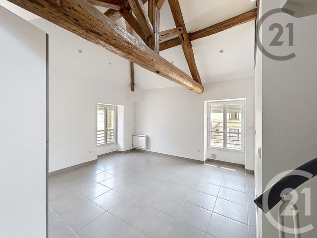 Appartement à louer - 2 pièces - 41.0 m2 - MONTEREAU FAULT YONNE - 77 - ILE-DE-FRANCE - Century 21 Martinot Immobilier