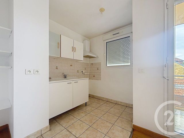 Appartement à louer - 2 pièces - 43.0 m2 - MONTEREAU FAULT YONNE - 77 - ILE-DE-FRANCE - Century 21 Martinot Immobilier