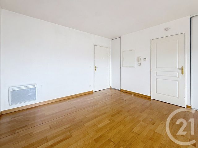 Appartement à louer - 2 pièces - 43.0 m2 - MONTEREAU FAULT YONNE - 77 - ILE-DE-FRANCE - Century 21 Martinot Immobilier