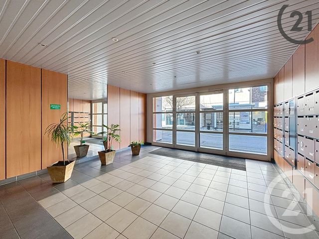 Appartement à louer - 2 pièces - 43.0 m2 - MONTEREAU FAULT YONNE - 77 - ILE-DE-FRANCE - Century 21 Martinot Immobilier