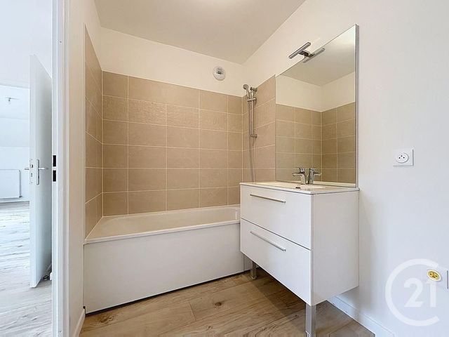 Appartement F2 à louer - 2 pièces - 47.95 m2 - CANNES ECLUSE - 77 - ILE-DE-FRANCE - Century 21 Martinot Immobilier