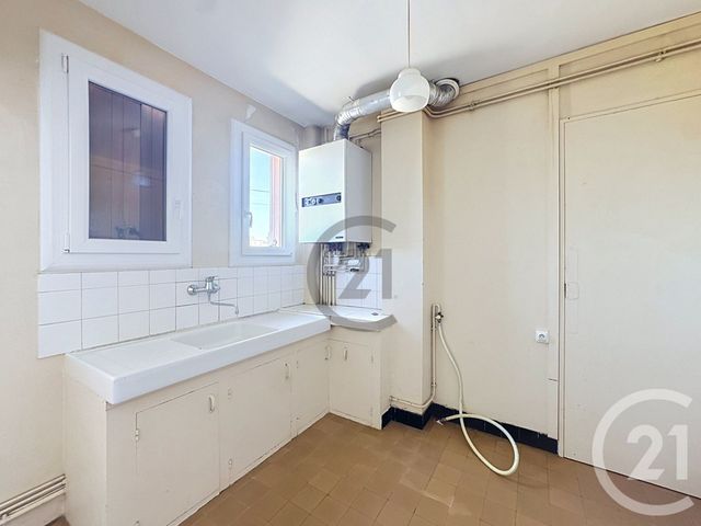 Appartement F3 à vendre - 3 pièces - 61.75 m2 - MONTEREAU FAULT YONNE - 77 - ILE-DE-FRANCE - Century 21 Martinot Immobilier