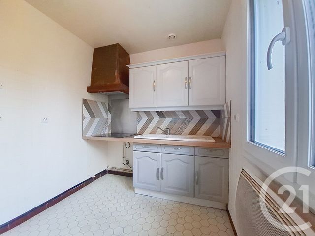 maison à vendre - 4 pièces - 97.0 m2 - LE CHATELET EN BRIE - 77 - ILE-DE-FRANCE - Century 21 Martinot Immobilier