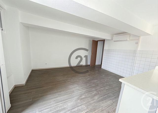 Appartement F2 à louer - 2 pièces - 30.96 m2 - MONTEREAU FAULT YONNE - 77 - ILE-DE-FRANCE - Century 21 Martinot Immobilier