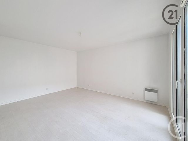 Appartement F2 à louer - 2 pièces - 43.65 m2 - MONTEREAU FAULT YONNE - 77 - ILE-DE-FRANCE - Century 21 Martinot Immobilier