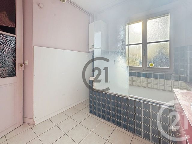 Appartement F2 à vendre - 2 pièces - 64.32 m2 - MONTEREAU FAULT YONNE - 77 - ILE-DE-FRANCE - Century 21 Martinot Immobilier