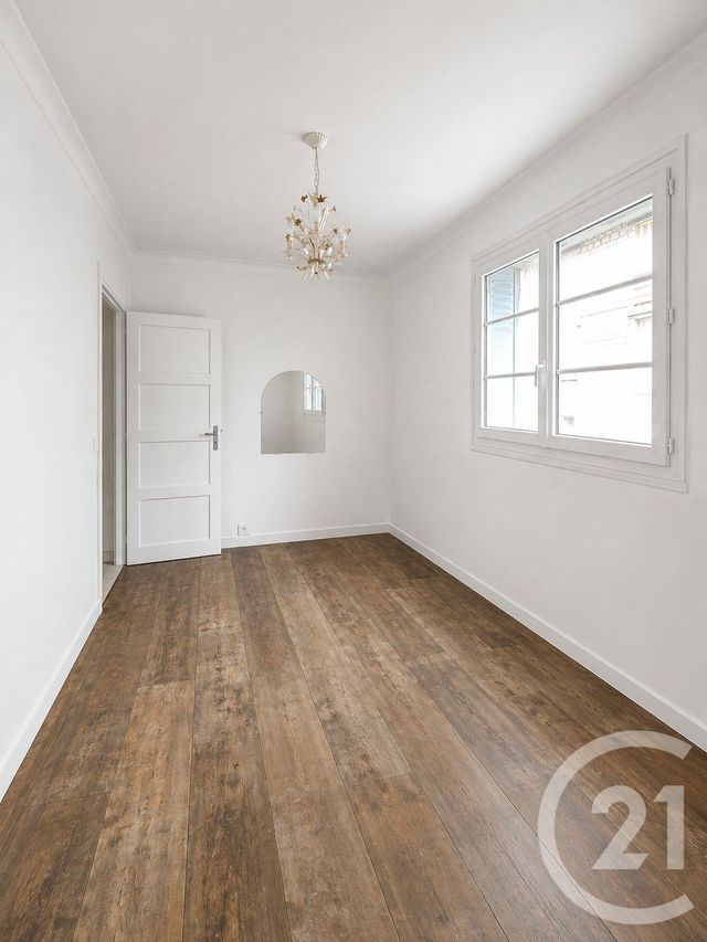 Appartement F3 à vendre - 3 pièces - 62.2 m2 - MONTEREAU FAULT YONNE - 77 - ILE-DE-FRANCE - Century 21 Martinot Immobilier