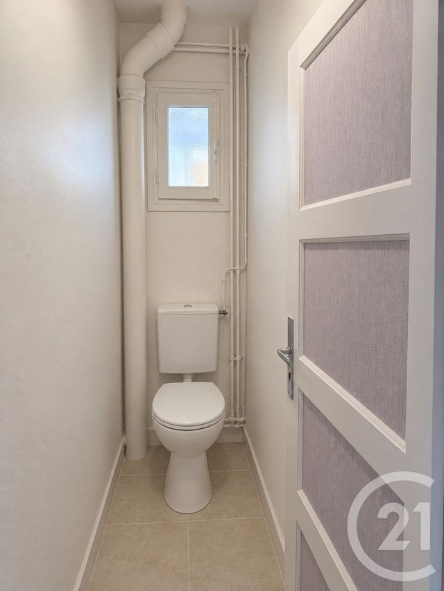 Appartement F3 à vendre - 3 pièces - 62.2 m2 - MONTEREAU FAULT YONNE - 77 - ILE-DE-FRANCE - Century 21 Martinot Immobilier