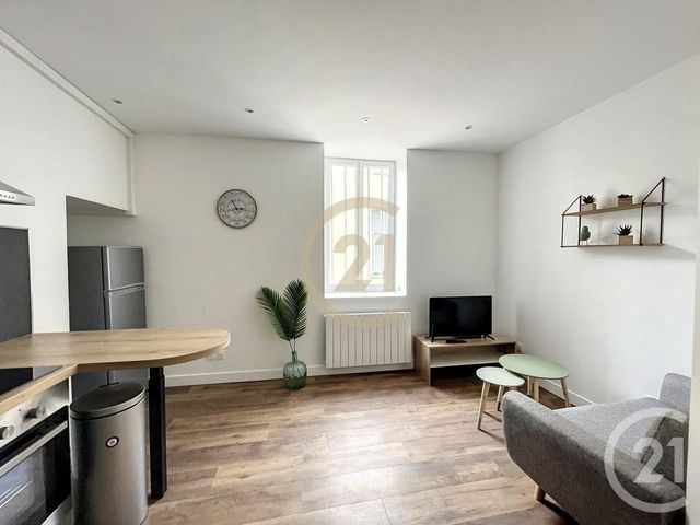 Appartement à louer - 2 pièces - 29.12 m2 - MONTEREAU FAULT YONNE - 77 - ILE-DE-FRANCE - Century 21 Martinot Immobilier