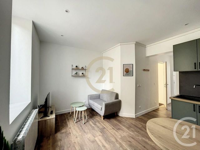 Appartement à louer - 2 pièces - 29.12 m2 - MONTEREAU FAULT YONNE - 77 - ILE-DE-FRANCE - Century 21 Martinot Immobilier