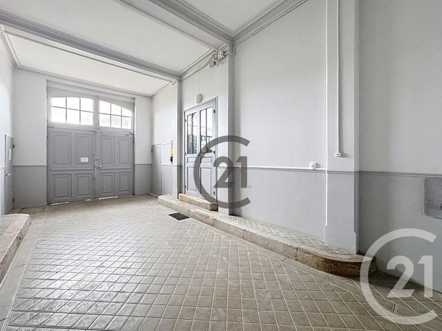 Appartement F3 à vendre - 3 pièces - 70.21 m2 - MONTEREAU FAULT YONNE - 77 - ILE-DE-FRANCE - Century 21 Martinot Immobilier