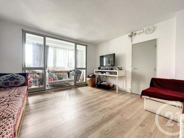 Appartement F3 à vendre - 3 pièces - 72.0 m2 - MONTEREAU FAULT YONNE - 77 - ILE-DE-FRANCE - Century 21 Martinot Immobilier