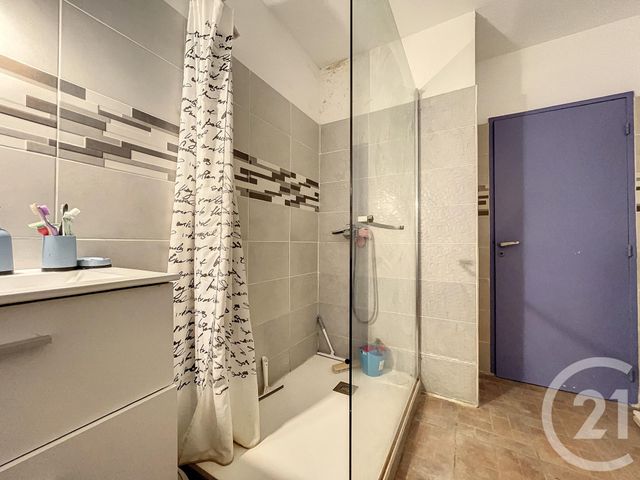 Appartement F3 à vendre - 3 pièces - 72.0 m2 - MONTEREAU FAULT YONNE - 77 - ILE-DE-FRANCE - Century 21 Martinot Immobilier