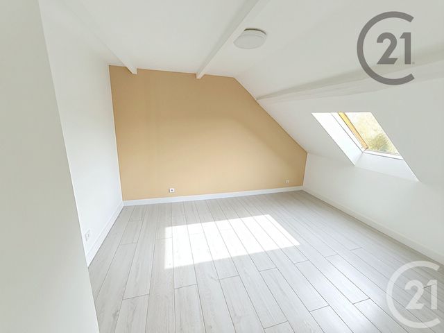 Appartement F4 à louer - 3 pièces - 71.47 m2 - FORGES - 77 - ILE-DE-FRANCE - Century 21 Martinot Immobilier