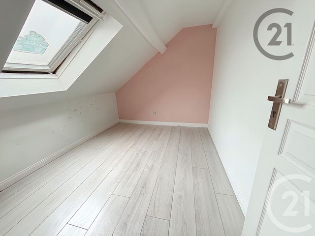 Appartement F4 à louer - 3 pièces - 71.47 m2 - FORGES - 77 - ILE-DE-FRANCE - Century 21 Martinot Immobilier