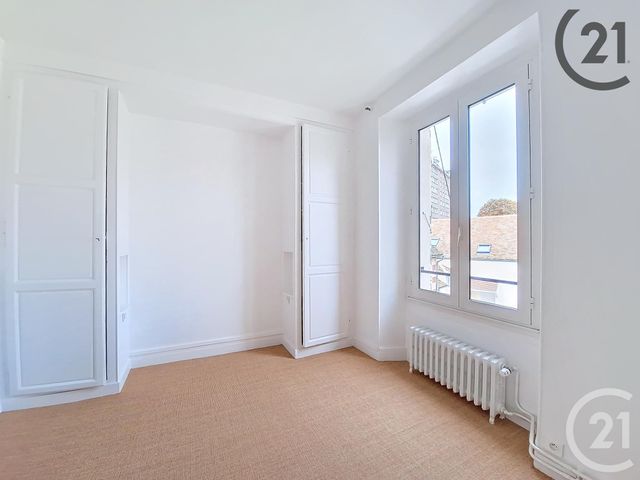 Appartement F2 à vendre - 2 pièces - 50.7 m2 - MONTEREAU FAULT YONNE - 77 - ILE-DE-FRANCE - Century 21 Martinot Immobilier